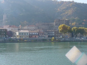 Vue de Tournon et du Rhône